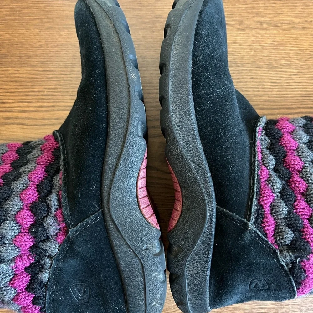 KEEN Black and Pink Boots Ripple Striped Knit Boots, Girls Sz 3
